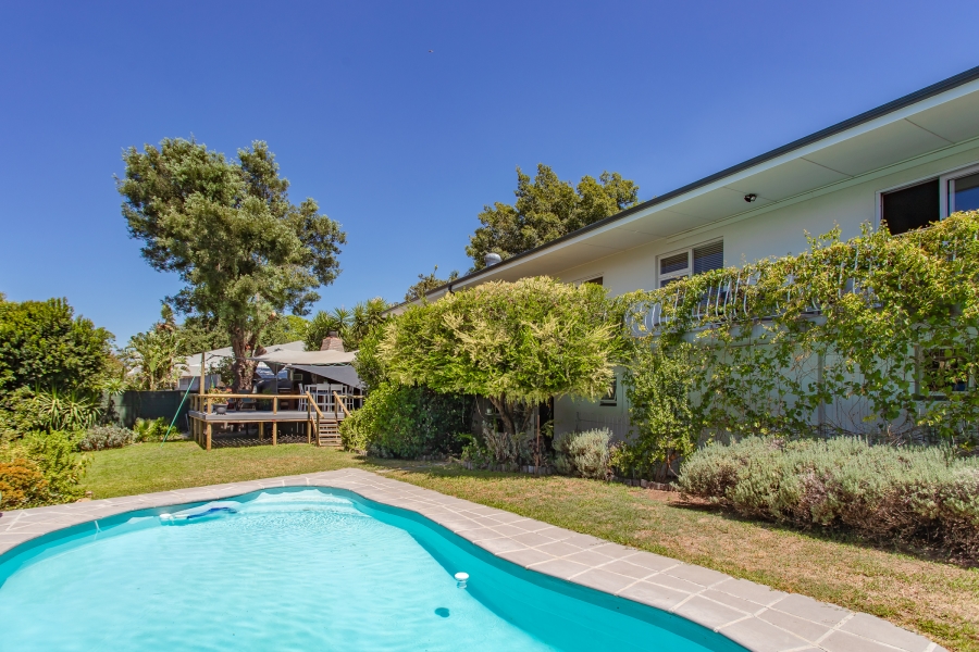 5 Bedroom Property for Sale in Uitsig Western Cape